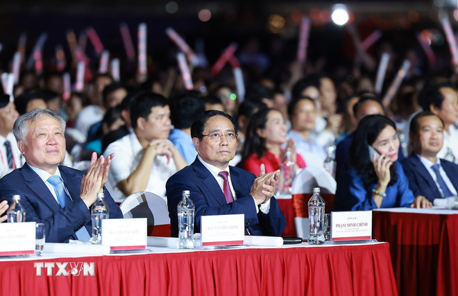 នាយករដ្ឋមន្ត្រី Pham Minh Chinh អញ្ជើញចូលរួមពិធីបិទការតាំងពិព័រណ៌ស្នាដៃជាតិ “៨០ឆ្នាំនៃដំណើរឯករាជ្យ - សេរីភាព - សុភមង្គល”។ (រូបថត៖ Duong Giang/VNA) ttxvn-thu-tuong-pham-minh-chinh-du-le-be-mac-trien-lam-thanh-tuu-dat-nuoc-80-nam-hanh-trinh-doc-lap-tu-do-hanh-phuc-8276698-2.jpg