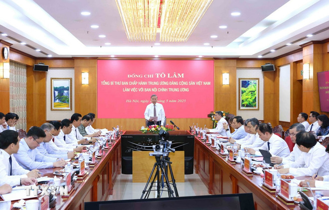 Công tác nội chính phải hướng mục tiêu giữ vững ổn định để phát triển đất nước ttxvn-tong-bi-thu-to-lam-lam-viec-voi-ban-noi-chinh-trung-uong-8048017-1.jpg