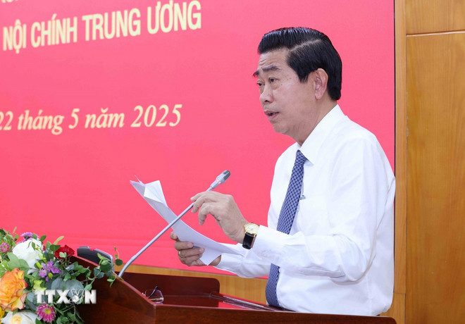 Công tác nội chính phải hướng mục tiêu giữ vững ổn định để phát triển đất nước ttxvn-tong-bi-thu-to-lam-lam-viec-voi-ban-noi-chinh-trung-uong-8047899-7.jpg