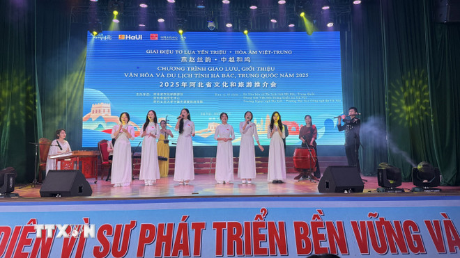 ttxvn-giao-luu-viet-trung.jpg