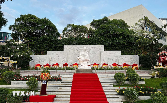 Uncle Ho Statue Project. (Photo: Tran Le Lam/VNA) ttxvn-da-nang-khanh-thanh-cong-trinh-tuong-bac-ho-8240192-2.jpg