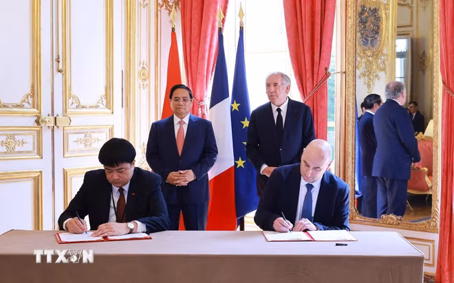 ttxvn-thu-tuong-pham-minh-chinh-hoi-dam-voi-thu-tuong-phap-francois-bayrou-8084116-10.jpg