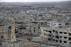 Những tòa nhà bị hư hại nặng nề do chiến sự tại Daraa, Syria. (Ảnh: THX/TTXVN)