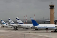 Máy bay của El Al Israel Airlines trên đường băng sân bay quốc tế Ben Gurion ở Lod, gần Tel Aviv, Israel. (Nguồn: Reuters)