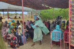 Người dân sơ tán tránh xung đột ở Sudan. (Nguồn: Getty Images/TTXVN) 