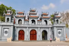 Theo Ủy ban nhân dân huyện Ninh Giang, trên địa bàn huyện Ninh Giang chỉ duy nhất một di tích mang tên đền Tranh-thờ Quan lớn Tuần Tranh thuộc thôn Tranh Xuyên-xã Đồng Tâm (nay là khu dân cư Tranh Xuyên-thị trấn Ninh Giang). (Nguồn: Báo Hải Dương)