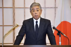 Ngoại trưởng Nhật Bản Takeshi Iwaya trong một cuộc họp báo tại Tokyo. (Nguồn: Kyodo/TTXVN)