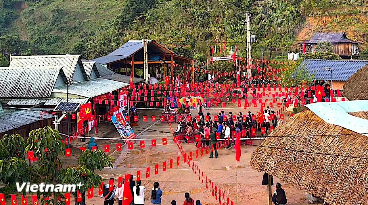 Đồng bào vùng cao Đà Nẵng hân hoan tham gia bầu cử, tỷ lệ cử tri đi bầu đạt cao