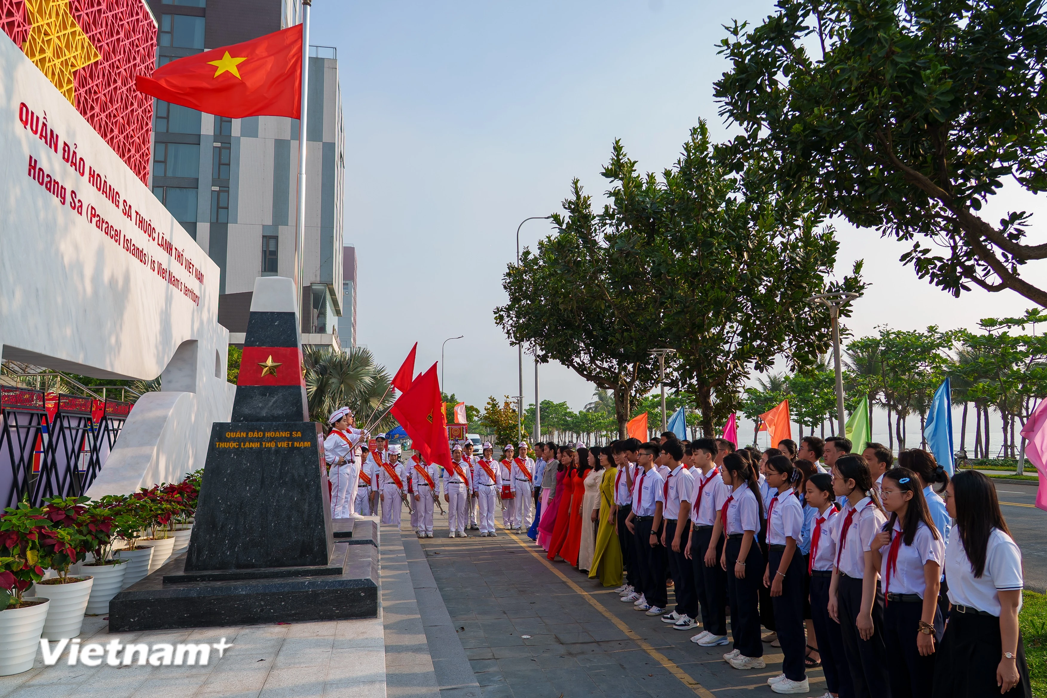 Đà Nẵng tổ chức Lễ Chào cờ tháng Thanh niên và triển lãm chủ quyền biển đảo tại Nhà Trưng bày Hoàng Sa