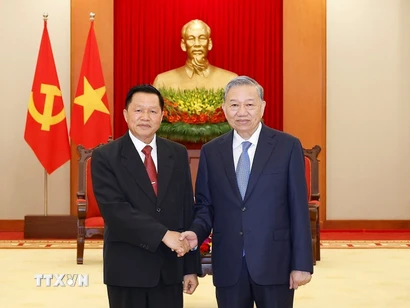 Tổng Bí thư Tô Lâm tiếp đồng chí Thượng tướng Vanthong Kongmany, Bí thư Trung ương Đảng, Bộ trưởng Bộ Công an Lào. (Ảnh: Thống Nhất/TTXVN)