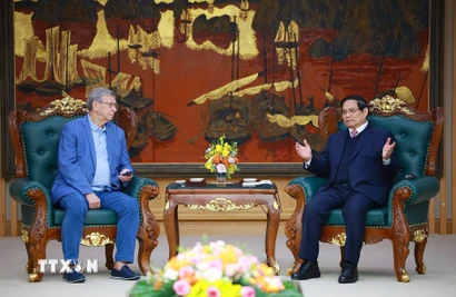 Thủ tướng Phạm Minh Chính tiếp ông Vladimir Yevtushenkov - Nhà sáng lập Công ty Cổ phần đại chúng AFK Sistema. (Ảnh: Dương Giang/TTXVN)