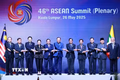 Thủ tướng Phạm Minh Chính và lãnh đạo các nước ASEAN, Timor-Leste tham dự Phiên toàn thể Hội nghị Cấp cao ASEAN lần thứ 46. (Ảnh: Dương Giang/TTXVN)