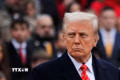 Tổng thống đắc cử Donald Trump tới dự lễ chúc mừng lễ nhậm chức nhiệm kỳ mới tại Arlington, Virginia, Mỹ ngày 19/1/2025. (Ảnh: REUTERS/TTXVN)