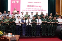Hội thảo có sự tham gia của đông đảo lãnh đạo các địa phương phía Nam, tướng lĩnh quân đội và các nhà nghiên cứu, nhà khoa học. (Ảnh: Xuân Khu/TTXVN)