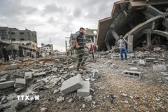 Các tòa nhà bị phá hủy sau cuộc không kích của Israel tại trại tị nạn Jabalia, Dải Gaza, ngày 12/4/2025. (Ảnh: THX/TTXVN)
