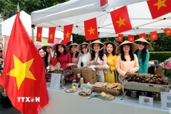 Không gian "Bếp Việt" thu hút bạn bè quốc tế. (Ảnh: Lê Hoàng/TTXVN)