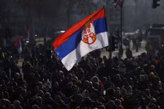 Quốc kỳ Serbia. (Nguồn: SWI)