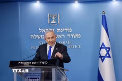 Thủ tướng Israel Benjamin Netanyahu phát biểu trong một cuộc họp báo tại Jerusalem. (Ảnh: THX/TTXVN)