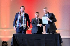 Công bố thỏa thuận hợp tác giữa VIPTAM Group, Inlog và đối tác. (Ảnh: Ngọc Quang/Vietnam+)