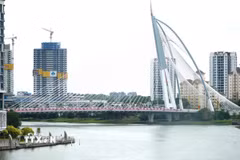 Cầu Seri Wawasan - địa danh nổi tiếng ở Thủ đô hành chính Putrajaya của Malaysia. (Ảnh: Hằng Linh/TTXVN)