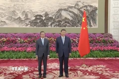 Đại sứ Việt Nam tại Trung Quốc Phạm Thanh Bình trình Quốc thư lên Chủ tịch Trung Quốc Tập Cận Bình. (Ảnh: TTXVN phát)