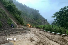 Điểm sạt tại Km113+240, Quốc lộ 12. (Ảnh: TTXVN phát)