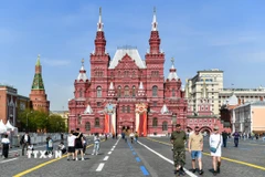 Người dân tại Thủ đô Moskva (Nga). (Ảnh: THX/TTXVN)