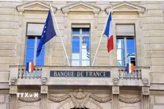 Quang cảnh bên ngoài trụ sở Ngân hàng Trung ương Pháp ở Paris. (Ảnh: SIPA/TTXVN)