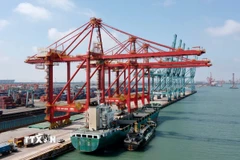 Cảng hàng hóa tại tỉnh Hà Bắc (Trung Quốc). (Ảnh: THX/TTXVN)