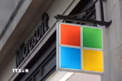 Biểu tượng Microsoft tại London (Anh). (Ảnh: THX/TTXVN)