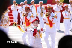 Đoàn quân nhạc Quân đội Nhân dân Việt Nam biểu diễn tại chương trình. (Ảnh: Phạm Kiên/TTXVN)
