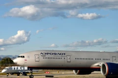Máy bay của hãng hàng không Aeroflot cất cánh từ sân bay quốc tế Los Angeles, Mỹ, ngày 22/2/2022. (Ảnh: AFP/TTXVN)