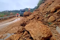 Điểm sạt lở trên đường tỉnh 177 tuyến Bắc Quang đi Hoàng Su Phì. (Ảnh: Đức Thọ/TTXVN)