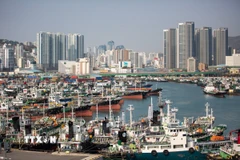 Quang cảnh cảng hàng hóa ở Busan (Hàn Quốc). (Ảnh: THX/TTXVN)