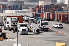 Quang cảnh cảng hàng hóa Long Beach ở California (Mỹ). (Ảnh: THX/TTXVN)