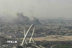 Khói bốc lên sau các vụ nổ ở Doha (Qatar) ngày 9/9/2025. (Ảnh: IRNA/TTXVN)