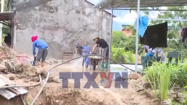 Người dân Mường Than nỗ lực ổn định cuộc sống sau lũ dữ