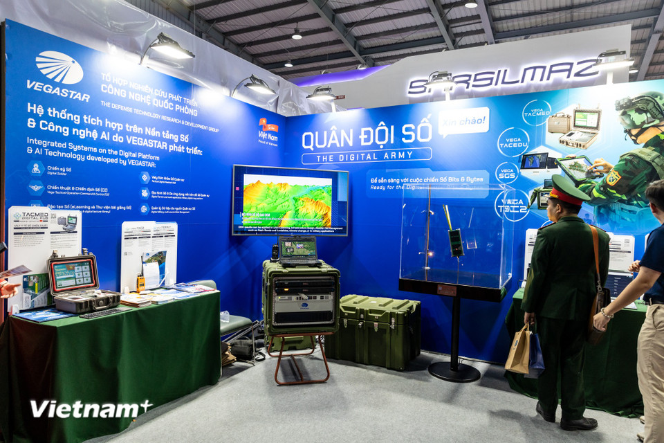Gian hàng Quân đội số của Tổ hợp nghiên cứu phát triển công nghệ Quốc phòng. (Ảnh: Minh Sơn/Vietnam+)