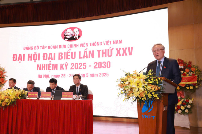 Permanent Deputy Prime Minister Nguyen Hoa Binh delivered a speech directing the Congress. (Photo: P.V/Vietnam+) pho-thu-tuong-thuong-truc-nguyen-hoa-binh-phat-bieu-chi-dao-dai-hoi.jpg