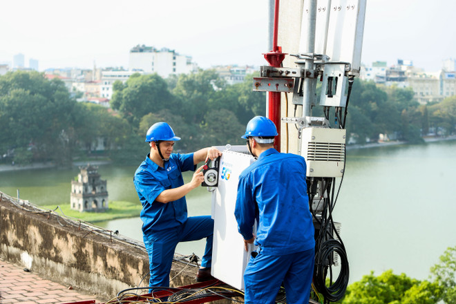 VNPT បង្កើតប្រព័ន្ធអេកូសេវាឌីជីថលចម្រុះ រាប់ចាប់ពីទូរគមនាគមន៍ បច្ចេកវិទ្យាព័ត៌មាន រហូតដល់ការអប់រំ ការថែទាំសុខភាព និងរដ្ឋាភិបាលឌីជីថល ដើម្បីបំពេញតម្រូវការខ្ពស់ និងចម្រុះរបស់សង្គម។ (រូបថត៖ PV/Vietnam+) ab8i8051.jpg