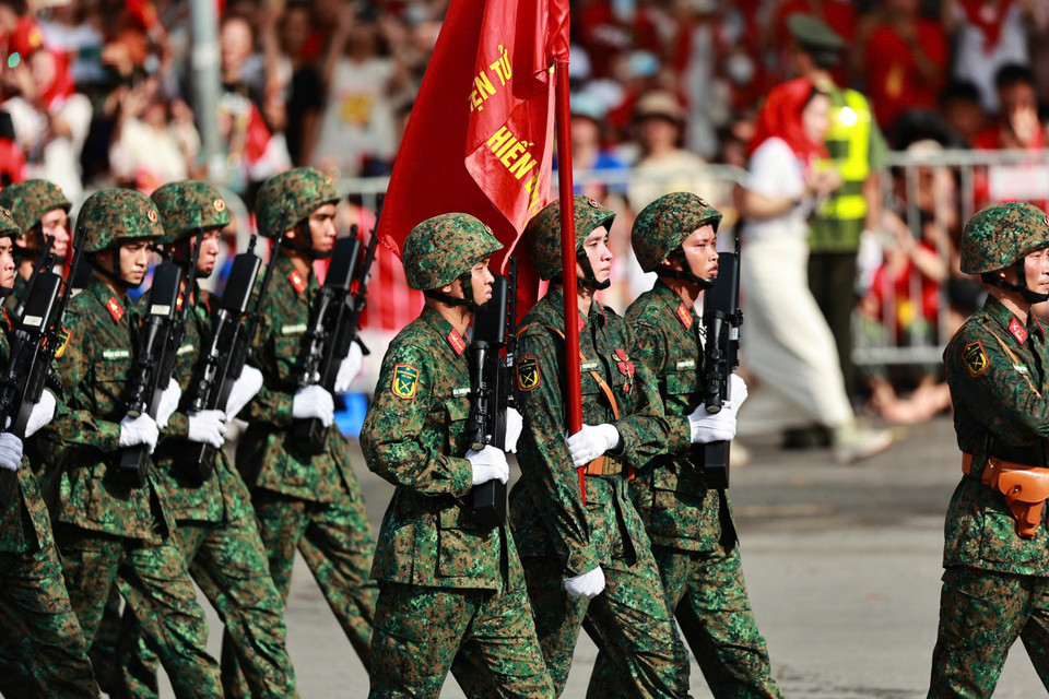 Không chỉ phòng vệ, Khối Tác chiến điện tử còn là nhân tố quan trọng trong hội nhập, phát triển kinh tế-xã hội tạo nên môi trường an ninh đảm bảo, bền vững và ổn định. (Ảnh: PV/Vietnam+)