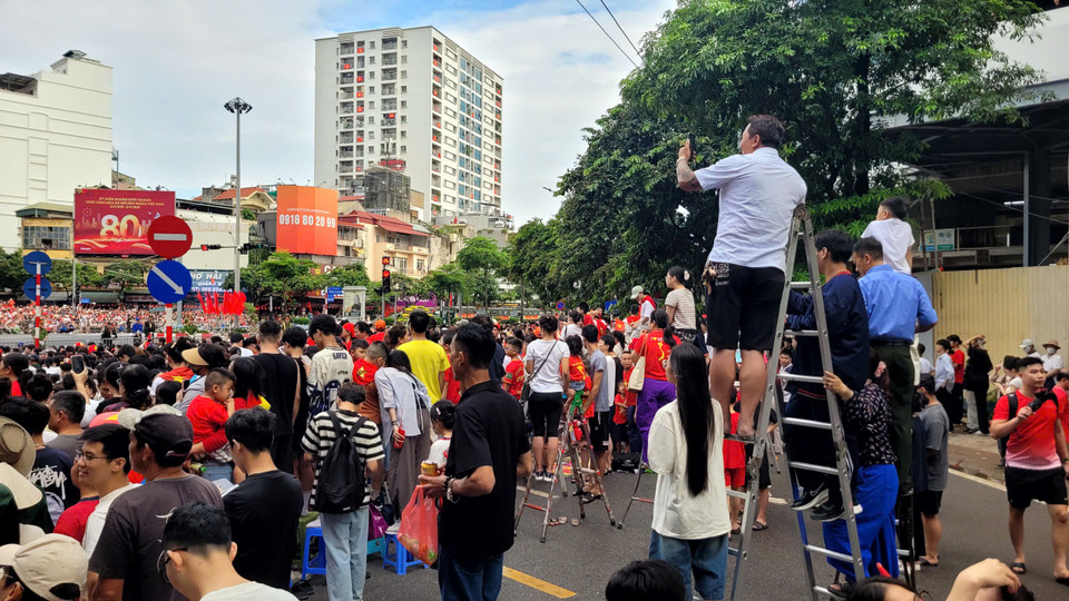 Thời tiết mát mẻ đã tạo điều kiện thuận lợi cho buổi tổng diễn tập. (Ảnh: Minh Anh/Vietnam+)