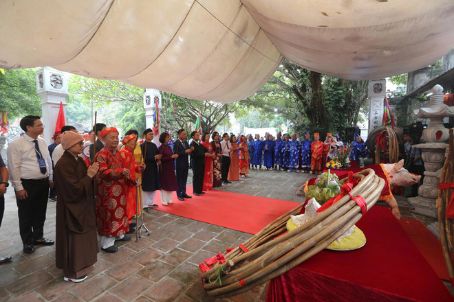 ការអូសទាញខ្សែពួរត្រូវបានអនុវត្តមុនពេលការប្រកួត (ការសម្តែង) (រូបថត៖ PV/Vietnam+) c32312f89933156d4c22.jpg