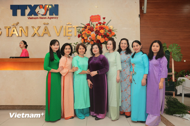 vnp-cuoc-thi-ao-dai-va-cam-hoa-8-3-2025-17.jpg