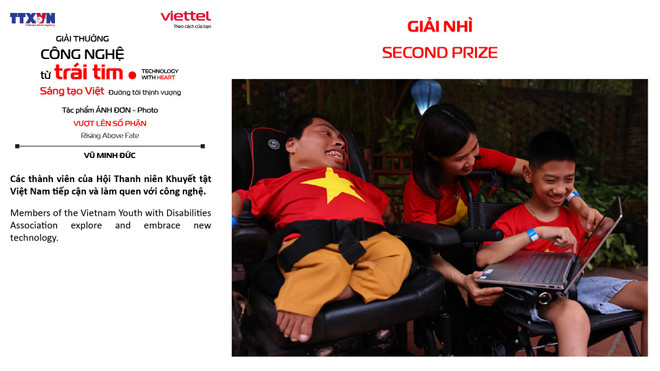Đồng giải Nhì Ảnh đơn "Vượt lên số phận" - câu chuyện qua ảnh về các thành viên Hội Thanh niên Khuyết tật Việt Nam làm quen với công nghệ. (Ảnh: Vũ Minh Đức) a3.jpg