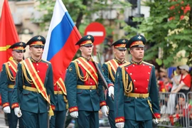 Ngắm màn trình diễn của quân đội nước ngoài tại tổng duyệt diễu binh