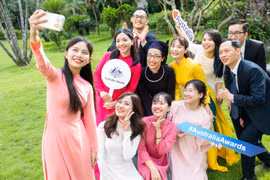 Các cá nhân đã nhận học bổng AAS. (Ảnh: Đại sứ quán Australia).