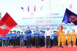 Lễ phát động nhằm tạo khí thế thi đua sôi nổi trong việc triển khai các phần việc, hoạt động tình nguyện giúp đẩy nhanh tiến độ dự án. (Ảnh: PV/Vietnam+)