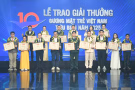 Các cá nhân nhận giải thưởng Gương mặt trẻ Việt Nam tiêu biểu năm 2025. (Ảnh: PV/Vietnam+)