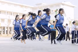Khảo sát cho thấy học sinh nữ bậc trung học cơ sở ít tham gia hoạt động thể chất ngoài giờ chính khóa ở trường học. (Nguồn: Vietnam+)